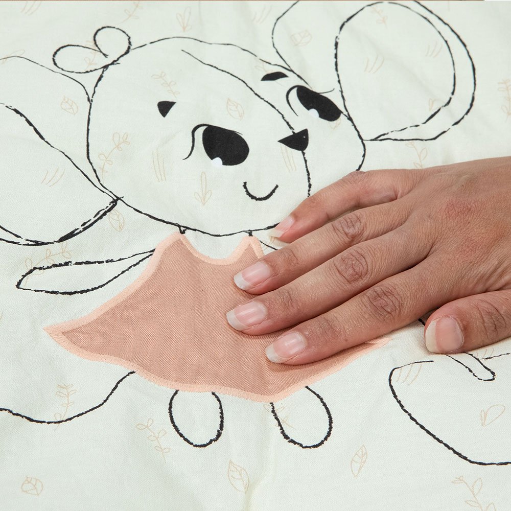 Μαλακό παιδικό πατάκι παιχνιδιών με επένδυση Tiny Love Soft Super Mat από τη σειρά Garden of Adventures, μέγεθος 125,5x110 cm, 9 συναρπαστικές αναπτυξιακές δραστηριότητες, 0m+