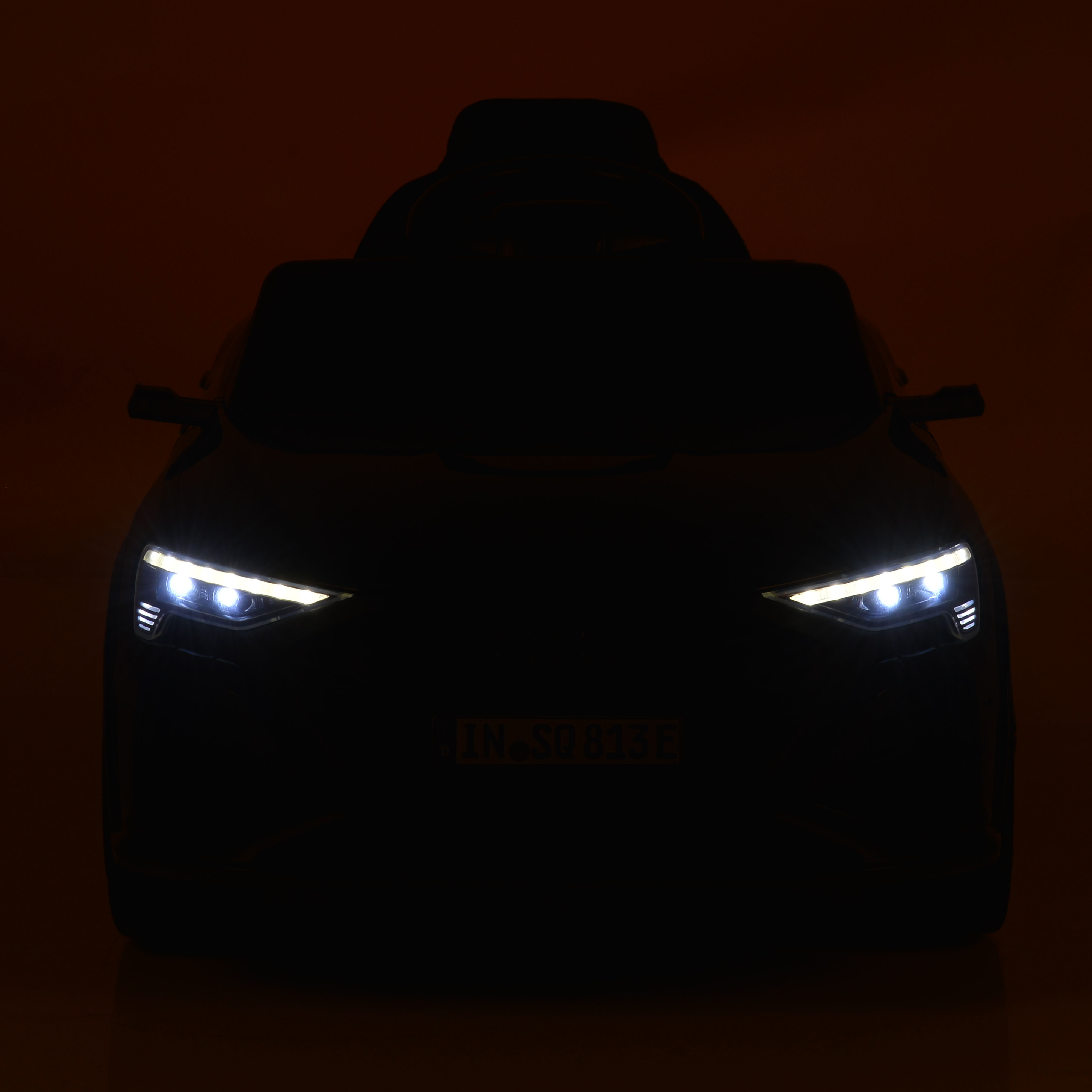 Μπαταρία SUV Audi SQ8 e-tron μεταλλικό μπλε