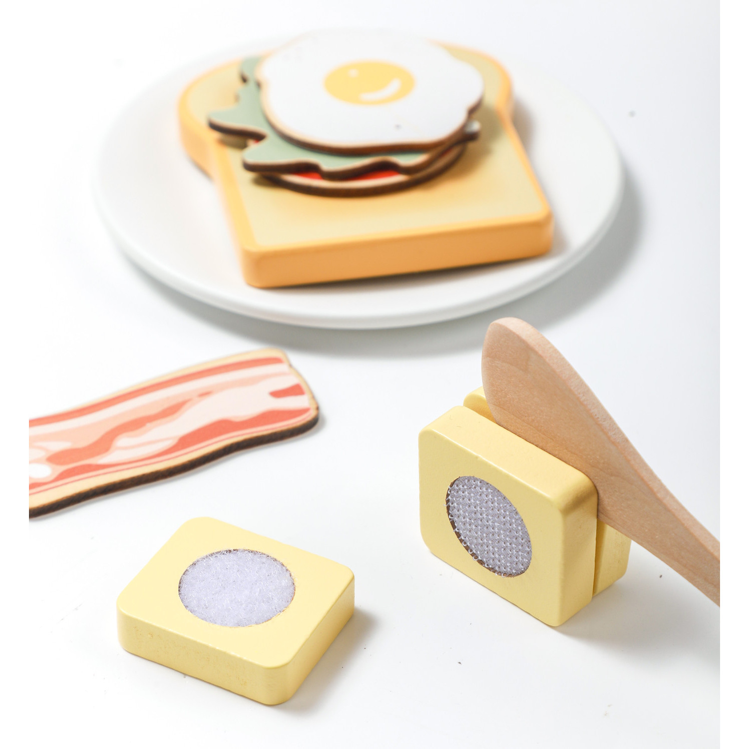 Ξύλινη τοστιέρα με αξεσουάρ Ηλικία: 2+