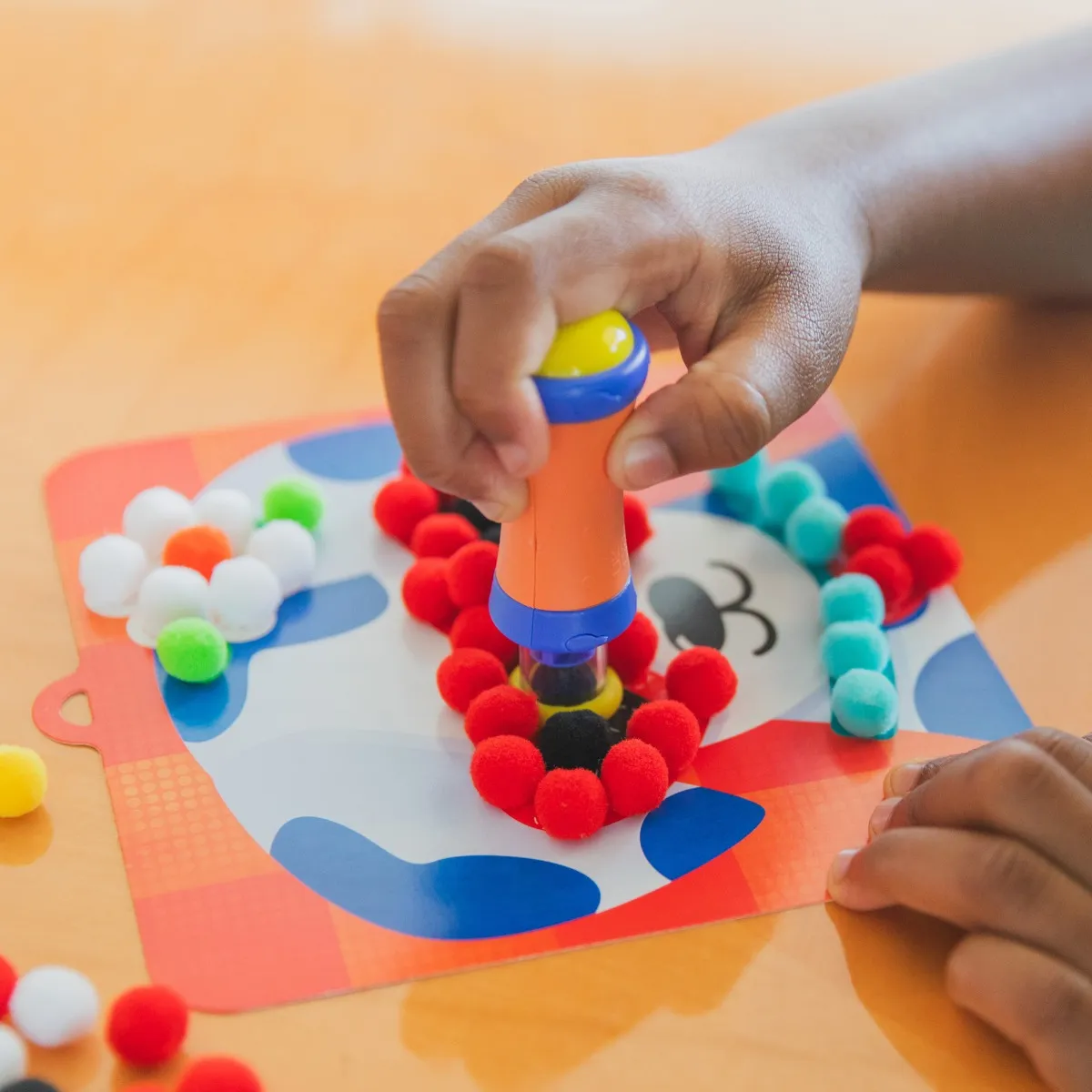 Πόροι μάθησης Δημιουργικό κιτ με πομπόν, μεταμορφώσεις ζώων