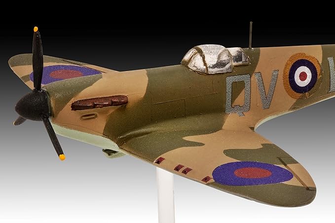 Μοντέλο συναρμολόγησης, αεροσκάφος Revell, Spitfire και αεροσκάφος Hawker Hurricane
