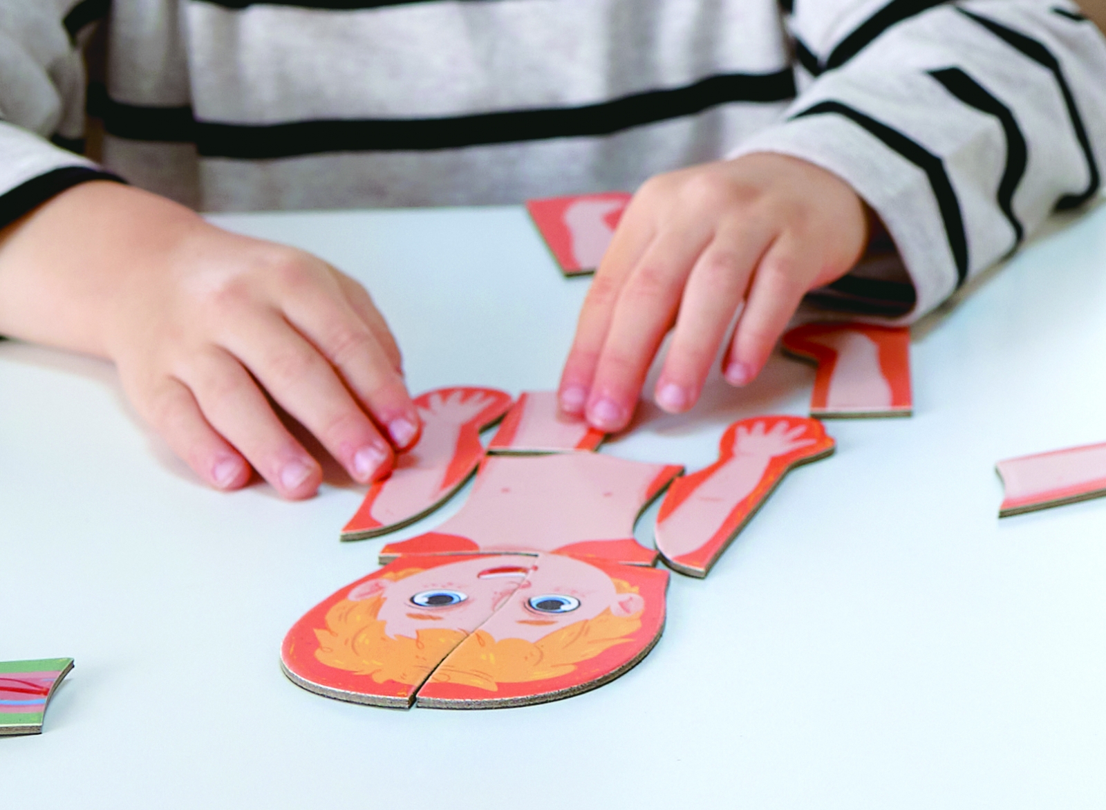 Εκπαιδευτικό μαγνητικό παζλ, Hape, ανθρώπινο σώμα, 68 τεμάχια