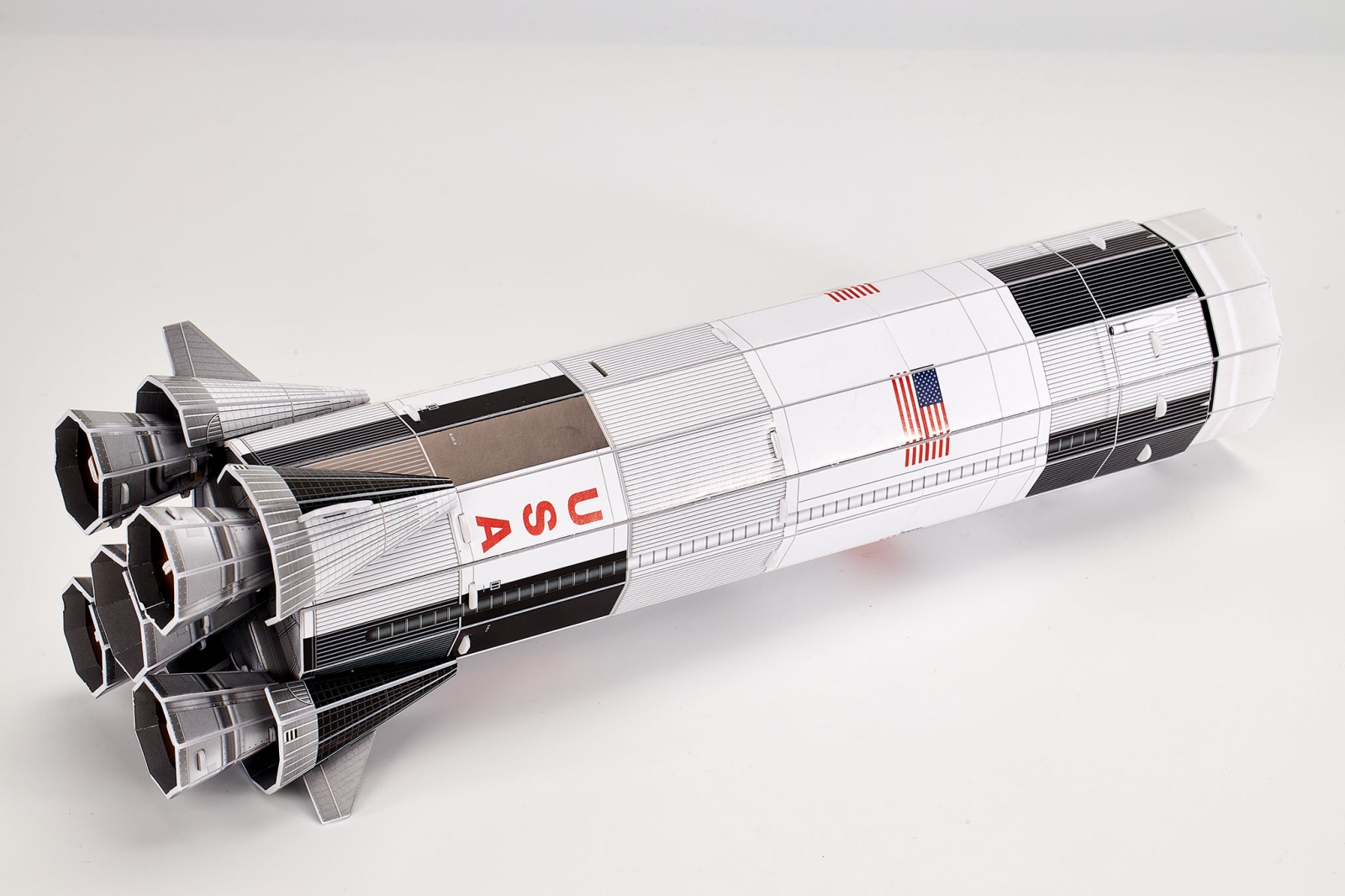 Пъзел Аполо 11 Сатурн V 3D, 136 части