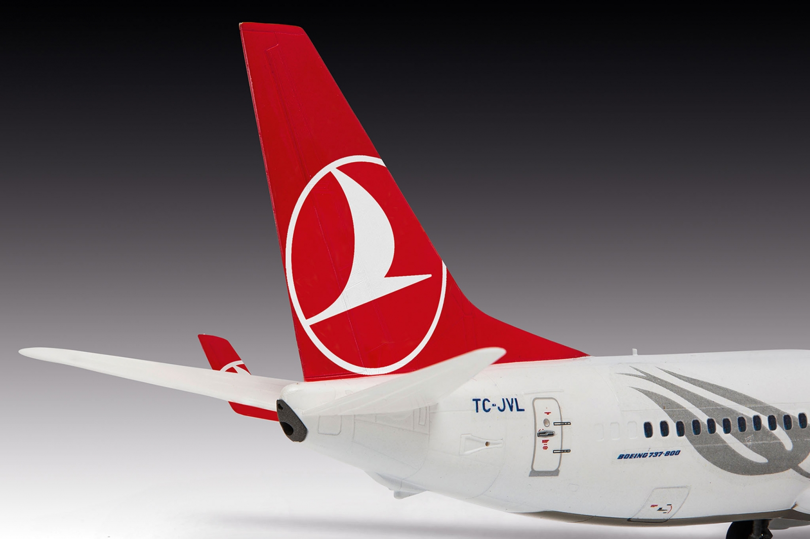Μοντέλο συναρμολόγησης, Revell, Αεροπλάνο Boeing 737-800 Turkish Airlines, 63 ανταλλακτικά