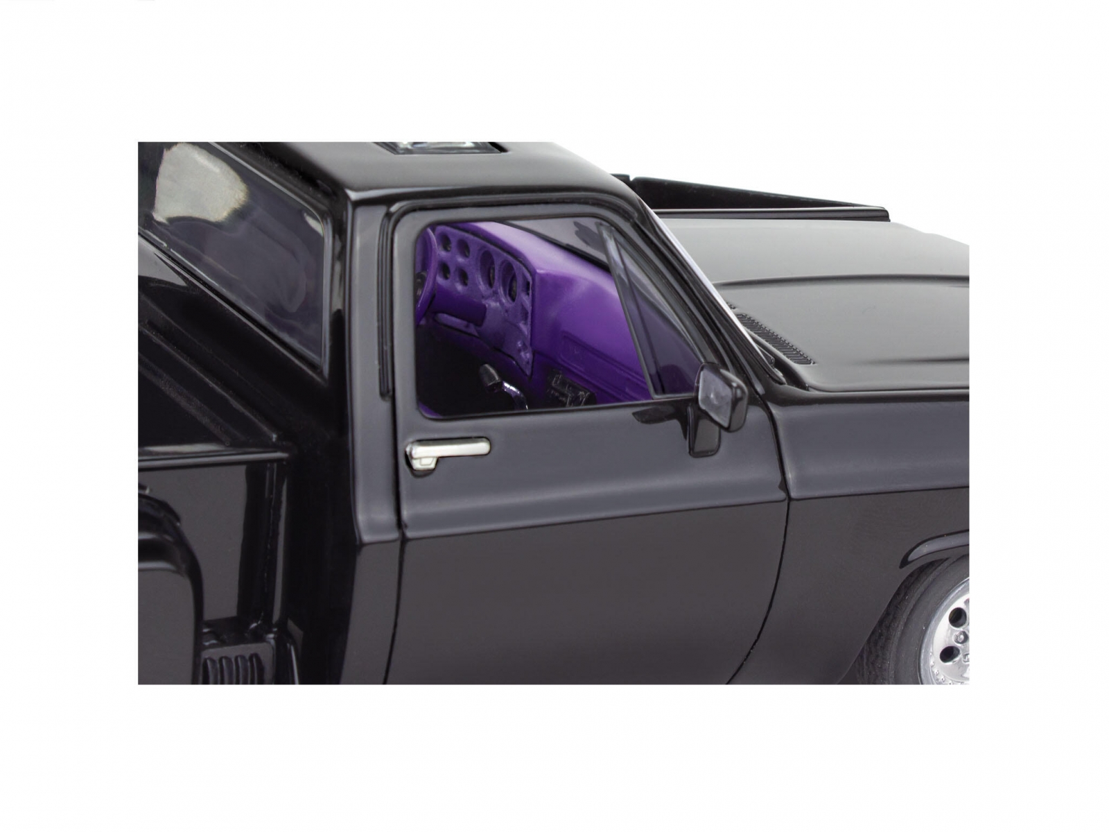 ′77 Chevy Pickup - Buildable Model, 102 Parts