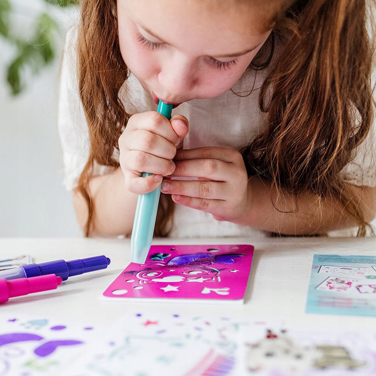 Творчески комплект Gabby′s Dollhouse, Направи сам гривни и рисувай 2в1