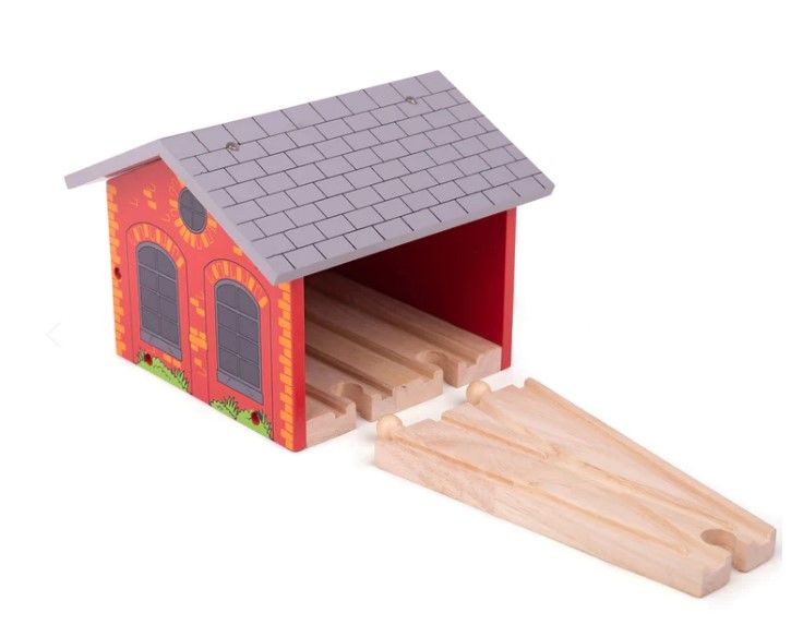 Bigjigs - Σετ τρένου με ράγες - Ξύλινο διπλό υπόστεγο με αναδιπλούμενη οροφή