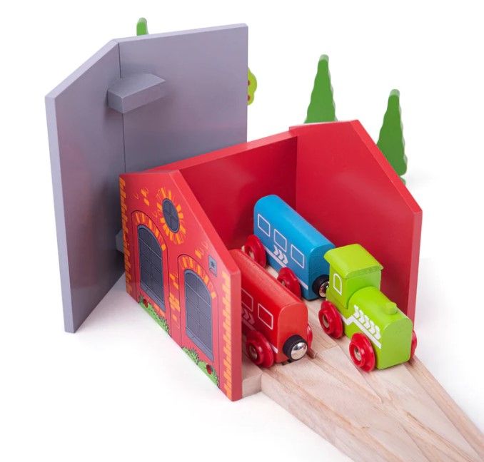 Bigjigs - Σετ τρένου με ράγες - Ξύλινο διπλό υπόστεγο με αναδιπλούμενη οροφή