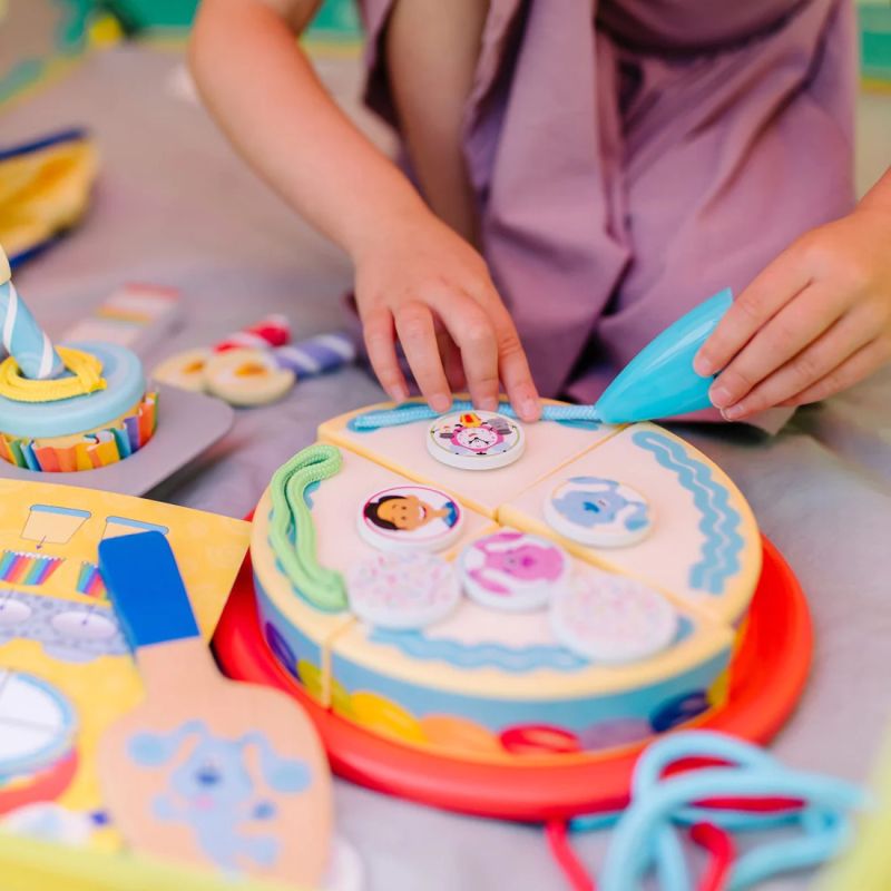 Ξύλινο σετ γενεθλίων - Melissa & Doug